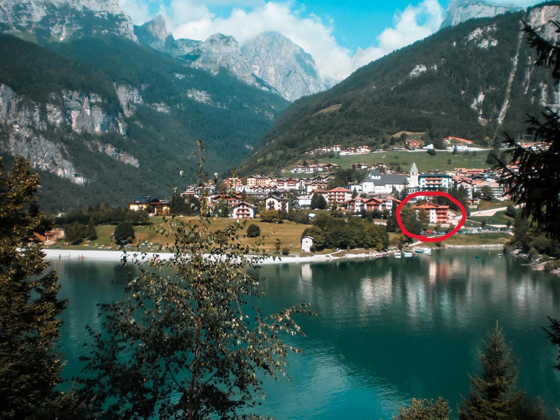 Attico Con Vista Sul Lago E Montagne A Molveno Exteriér fotografie